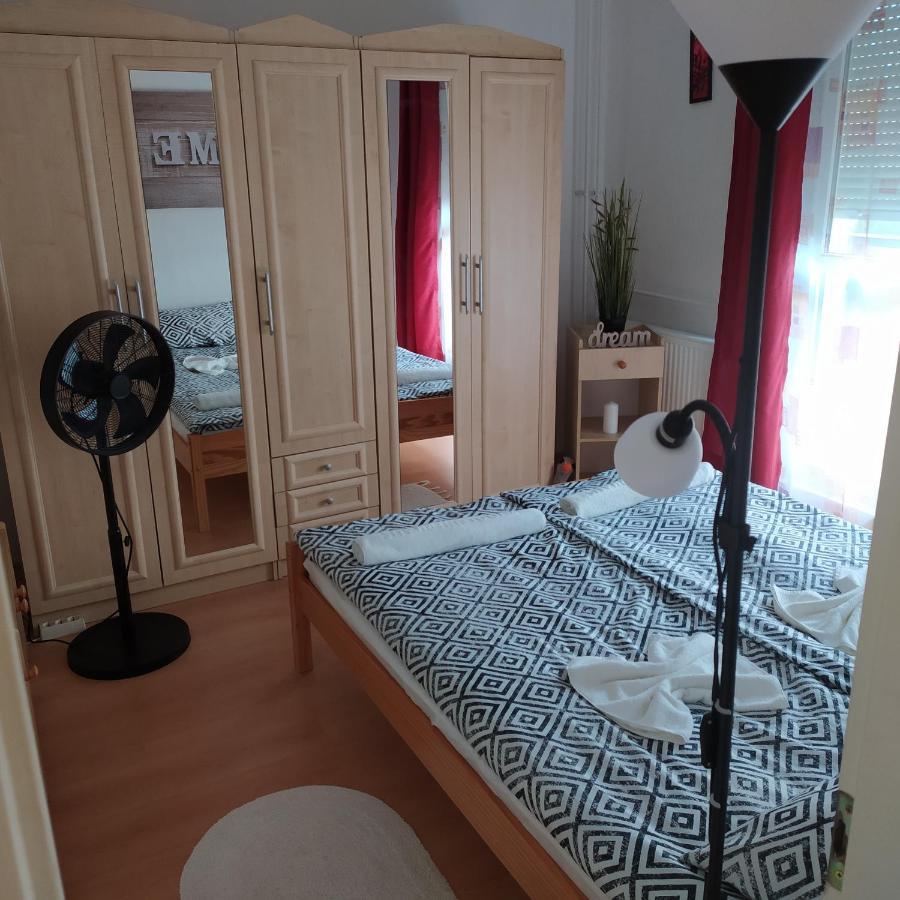 Krenusz Vendeghaz. Apartment Kaposvár Екстериор снимка