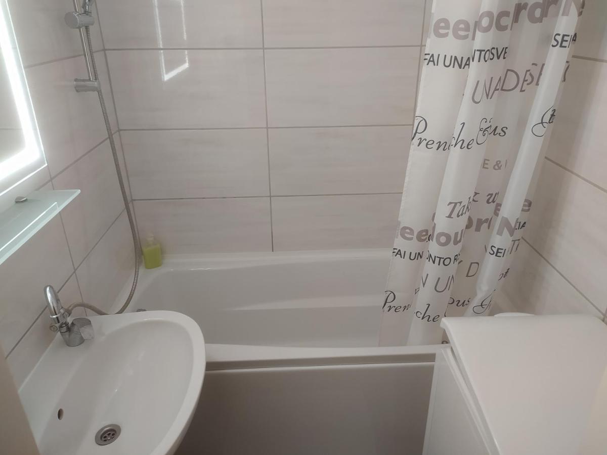 Krenusz Vendeghaz. Apartment Kaposvár Екстериор снимка